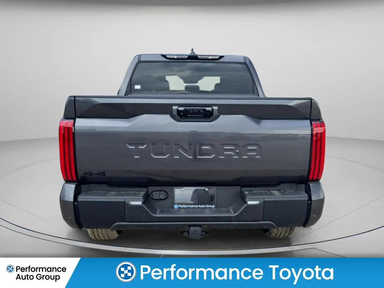 Toyota Tundra снимка Toyota Tundra