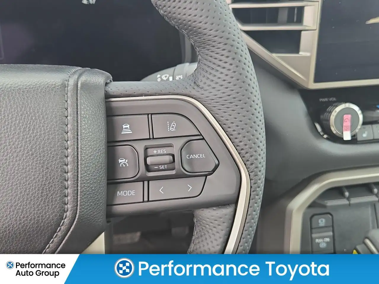 Toyota Tundra снимка Toyota Tundra