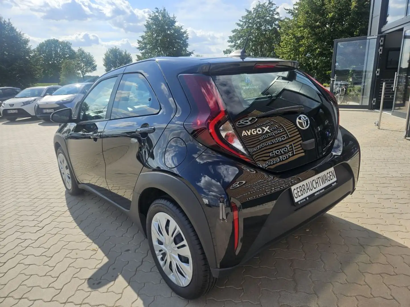 Toyota Aygo X Play Schwarz - 2
