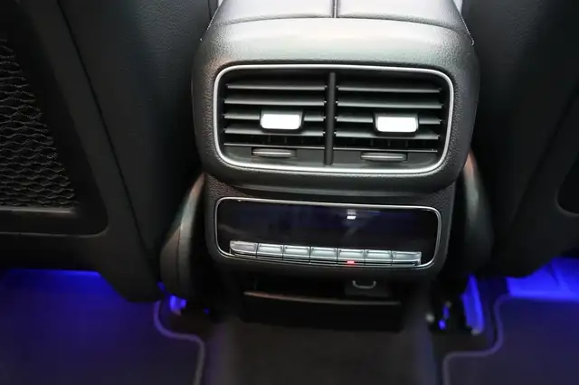 Mercedes-Benz Gle view 14