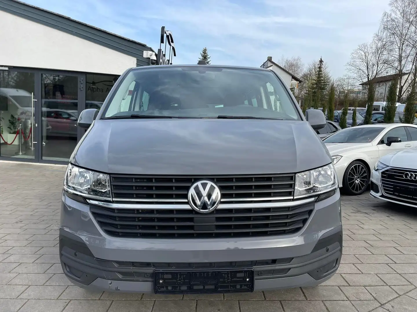 Volkswagen T6.1 Kombi lang FWD Gris - 2