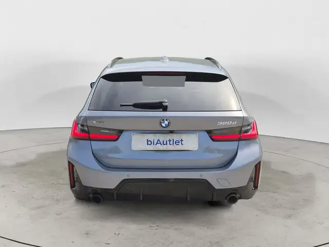 BMW 3 Series view 3