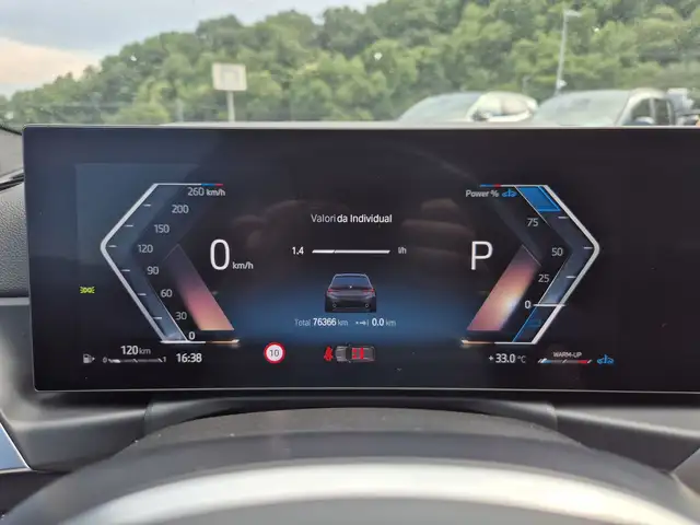 BMW 3 Series view 14