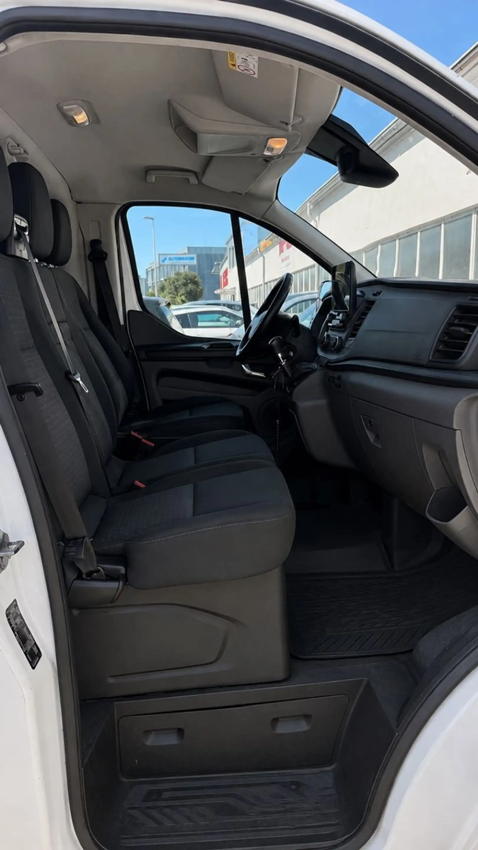 Ford Transit Custom Kasten 320 L2 Trend — photo 14