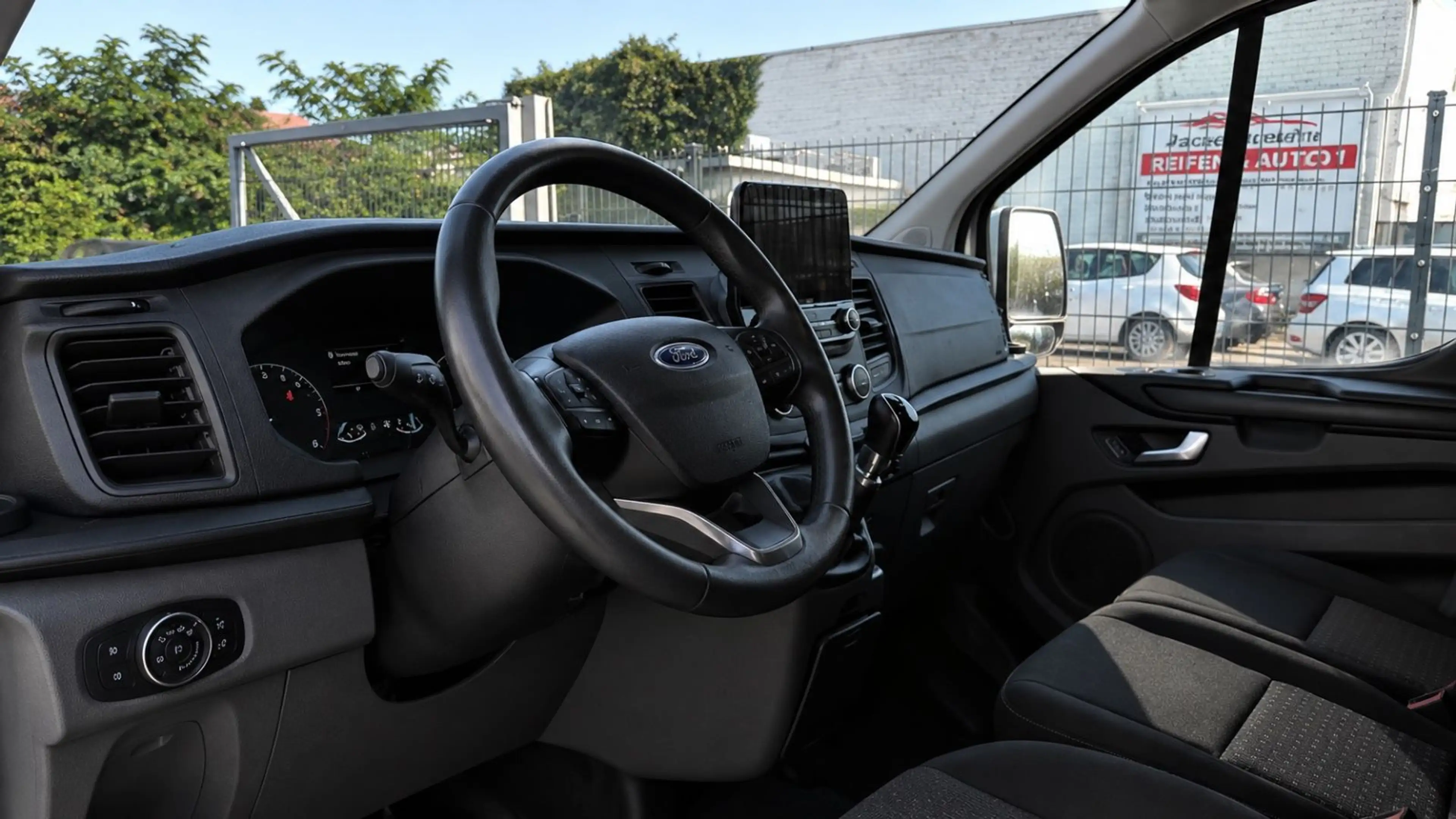 Ford Transit Custom Kasten 320 L2 Trend — photo 10