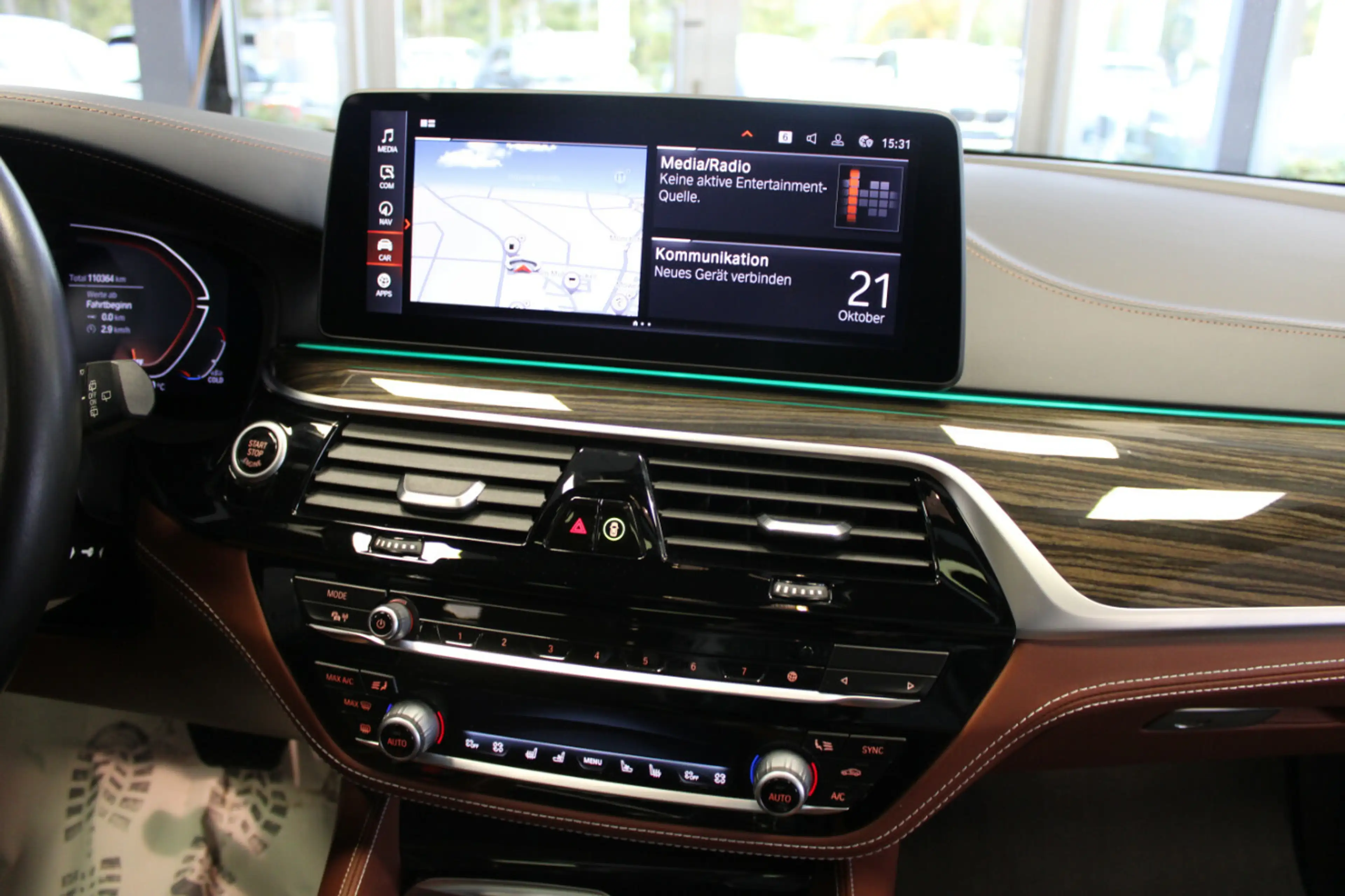 BMW 520 Touring Luxury Line Pano - Leder - LED - HUD — photo 11