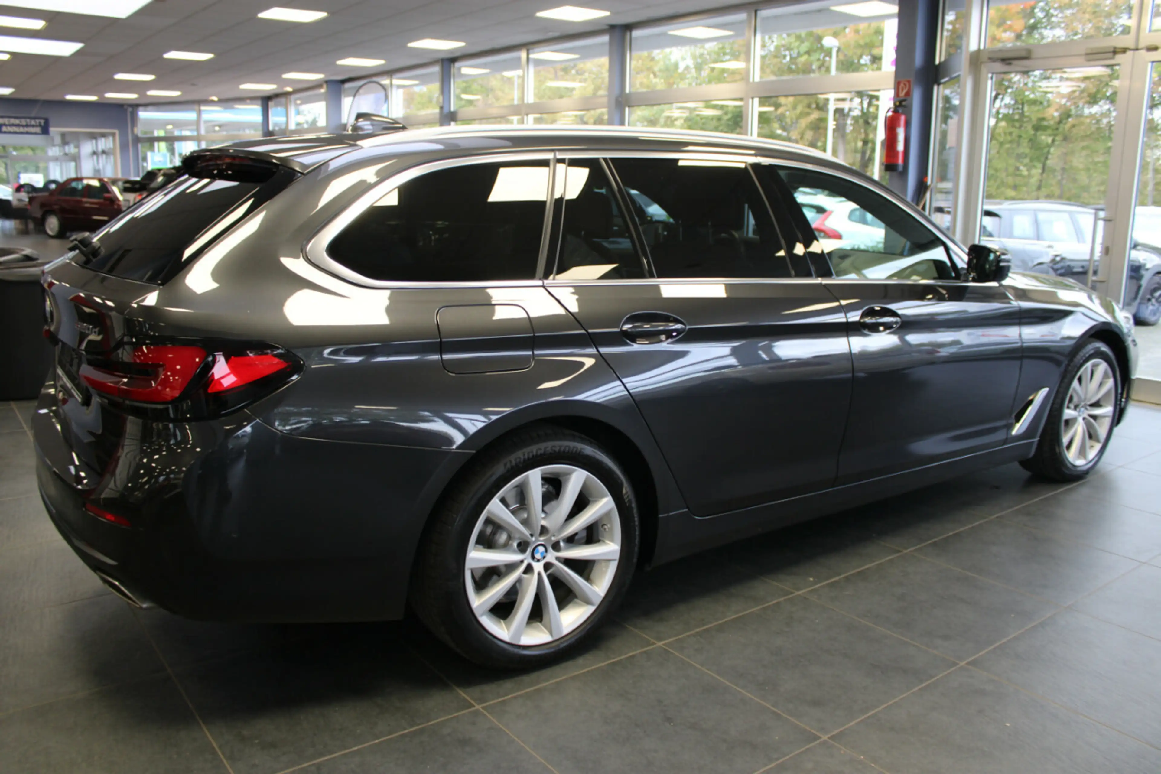 BMW 520 Touring Luxury Line Pano - Leder - LED - HUD — photo 7