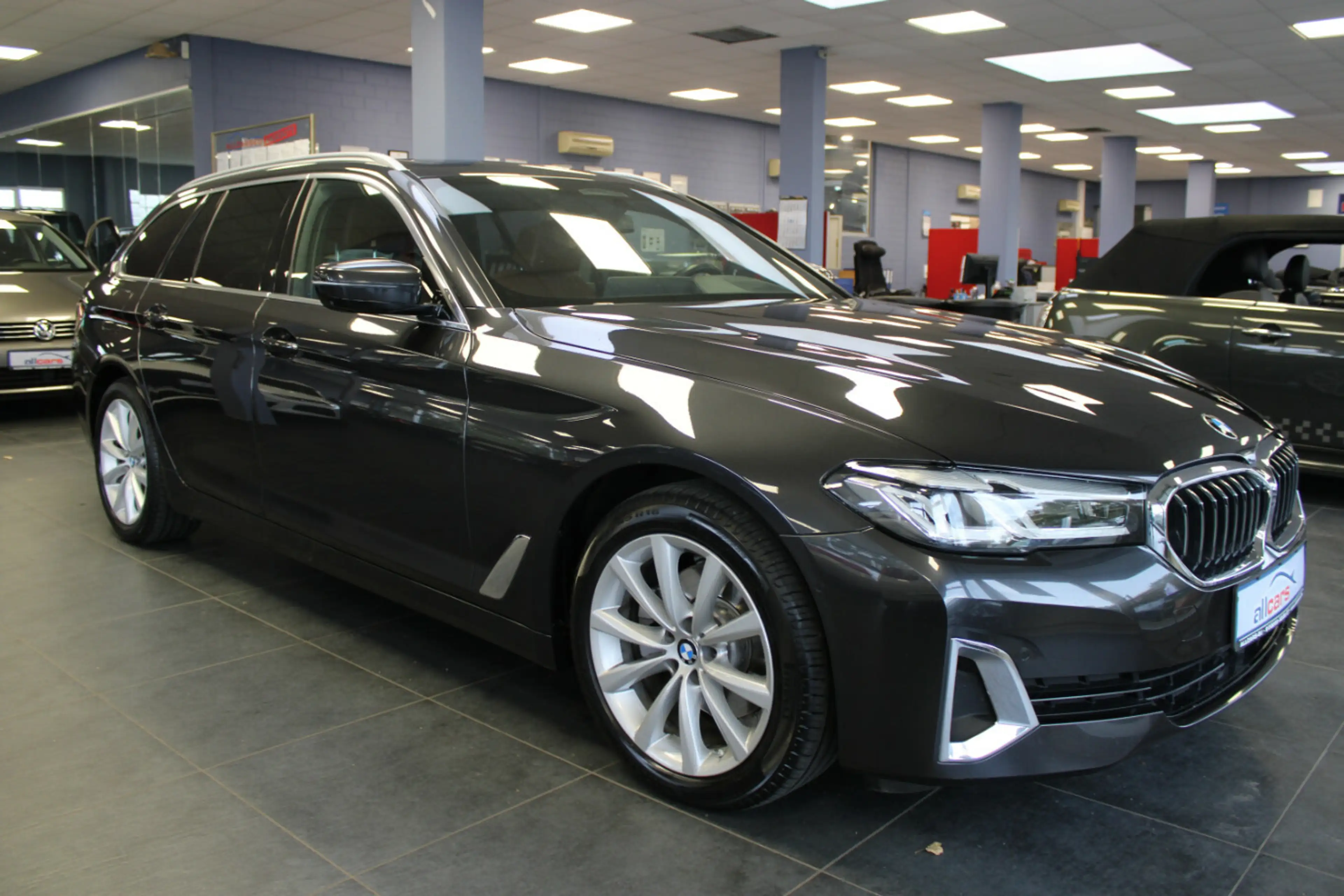 BMW 520 Touring Luxury Line Pano - Leder - LED - HUD