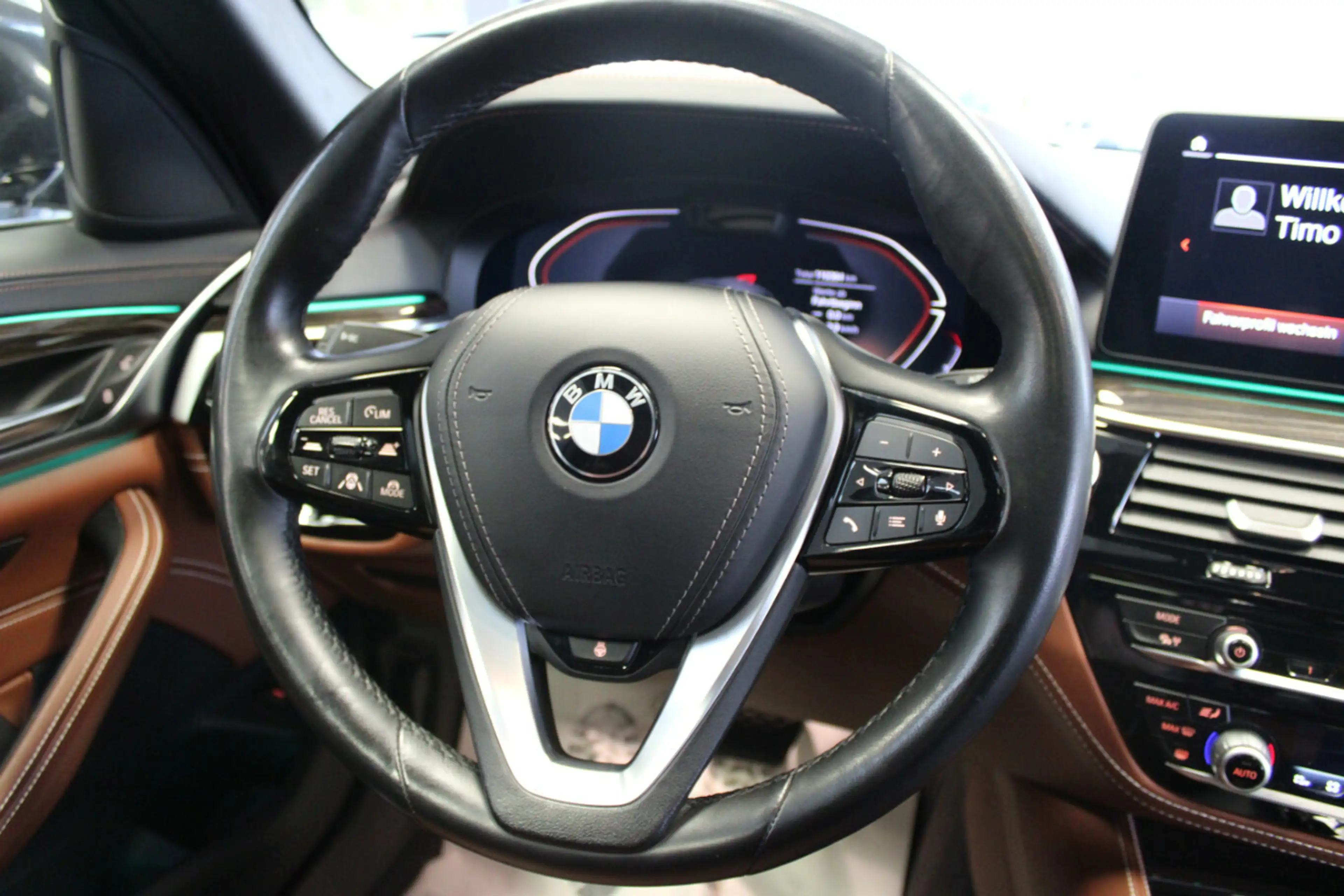 BMW 520 Touring Luxury Line Pano - Leder - LED - HUD — photo 10