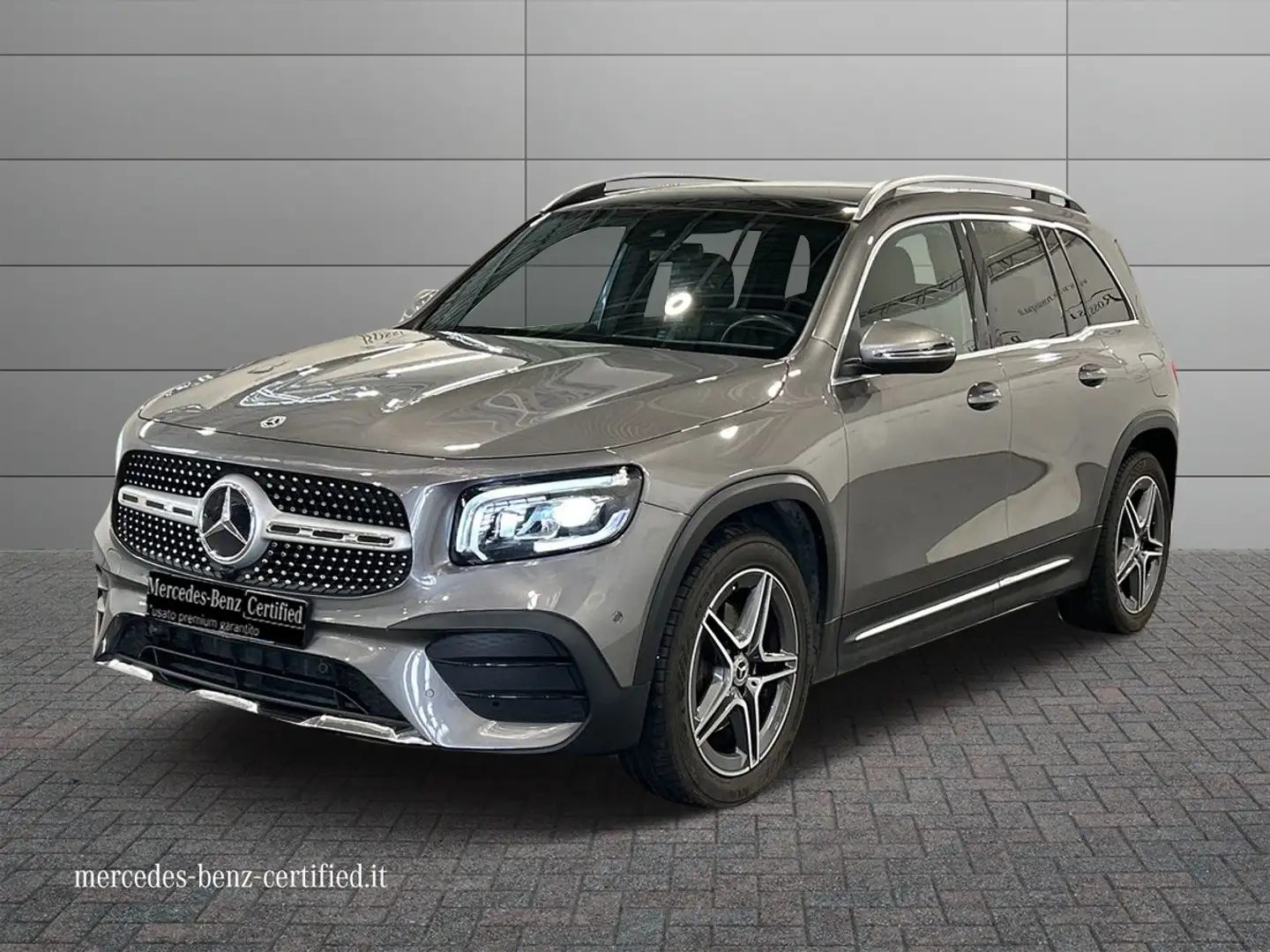 Mercedes-Benz GLB 180 d Premium auto Šedá - 1
