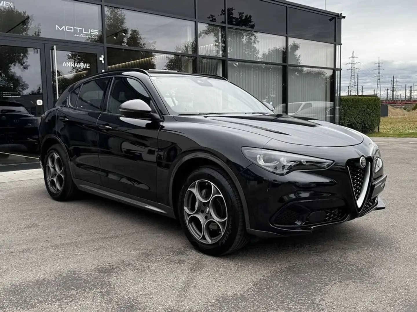 Alfa Romeo Stelvio Ti Q4 Schöne Ausstattung Schwarz - 1