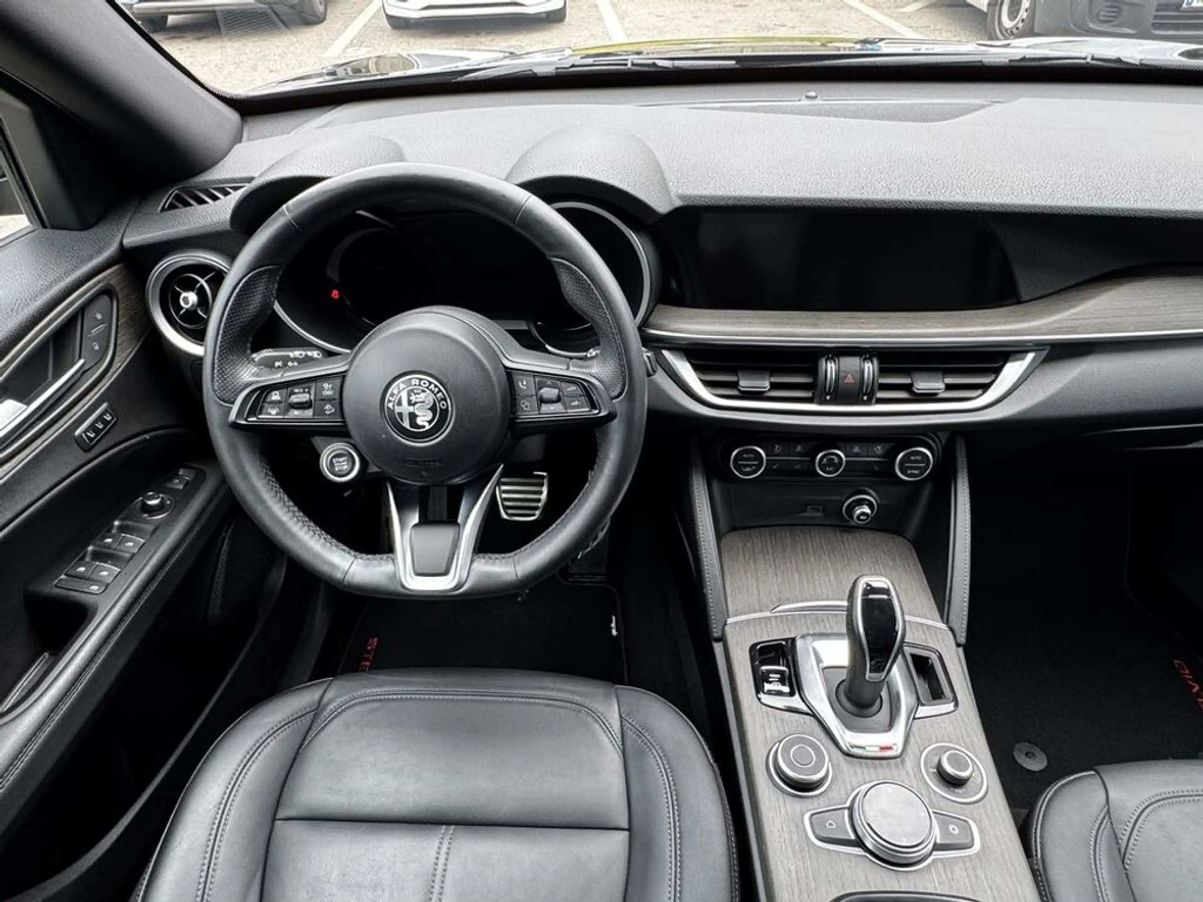Alfa Romeo Stelvio Ti Q4 Schöne Ausstattung — photo 11