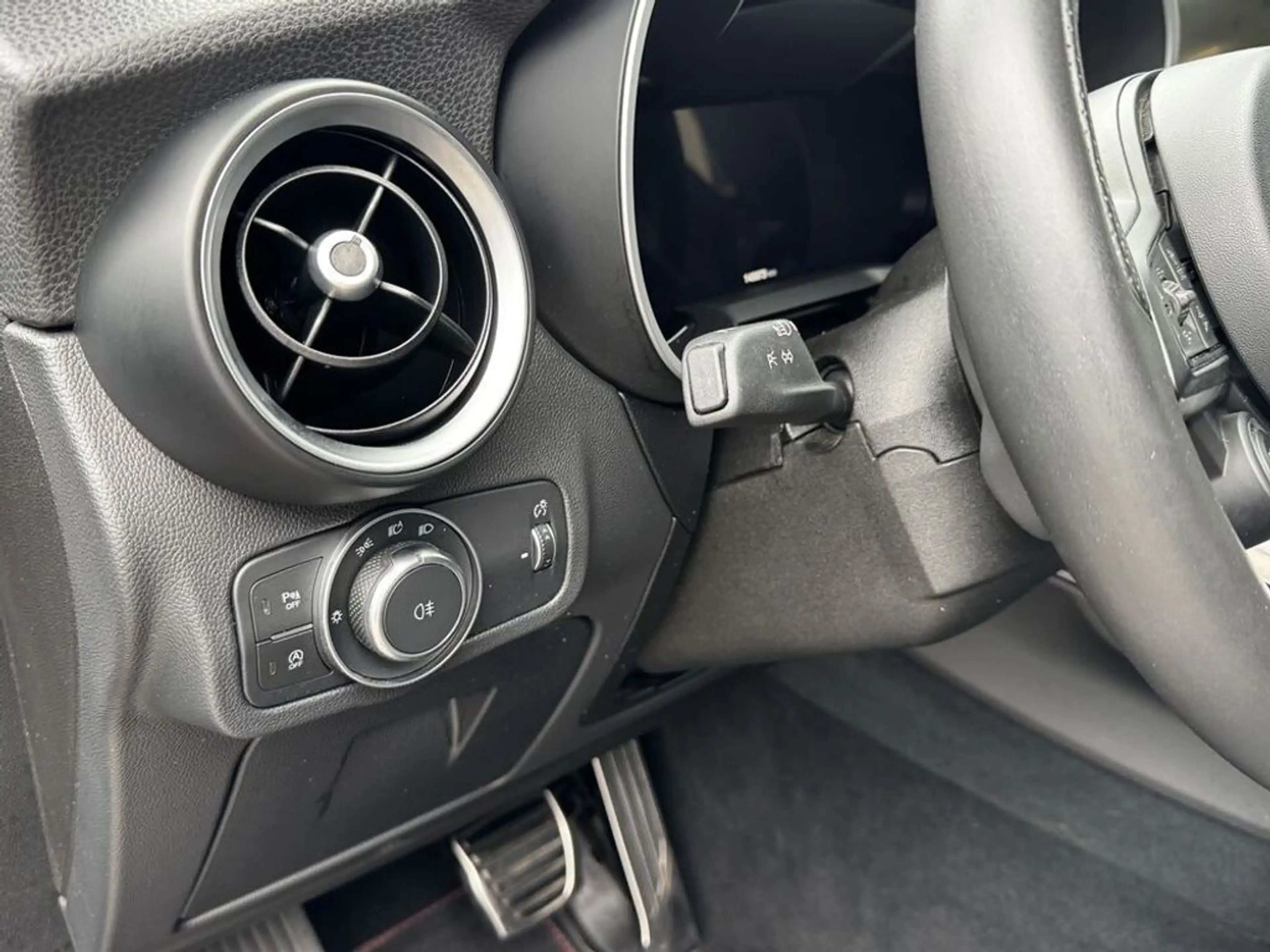 Alfa Romeo Stelvio Ti Q4 Schöne Ausstattung — photo 13