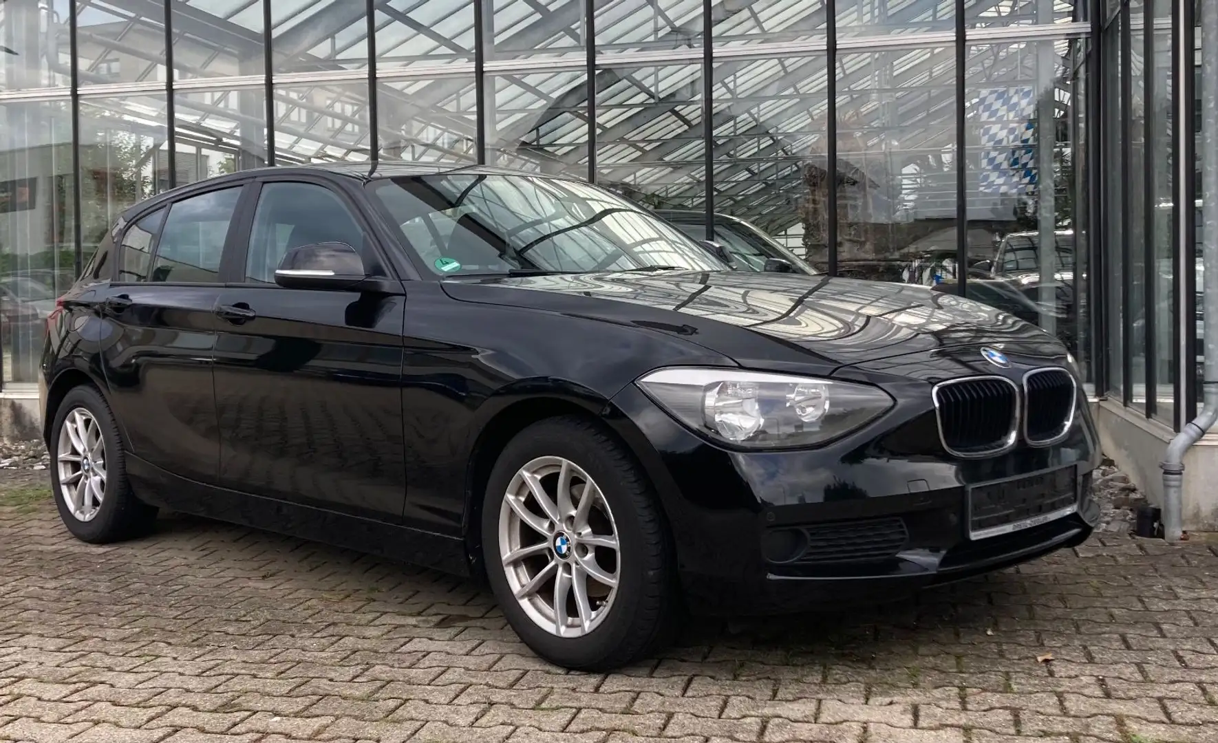BMW 116 d 5-türig PDC Sitzheizung Alu 16" Advantage Negro - 2