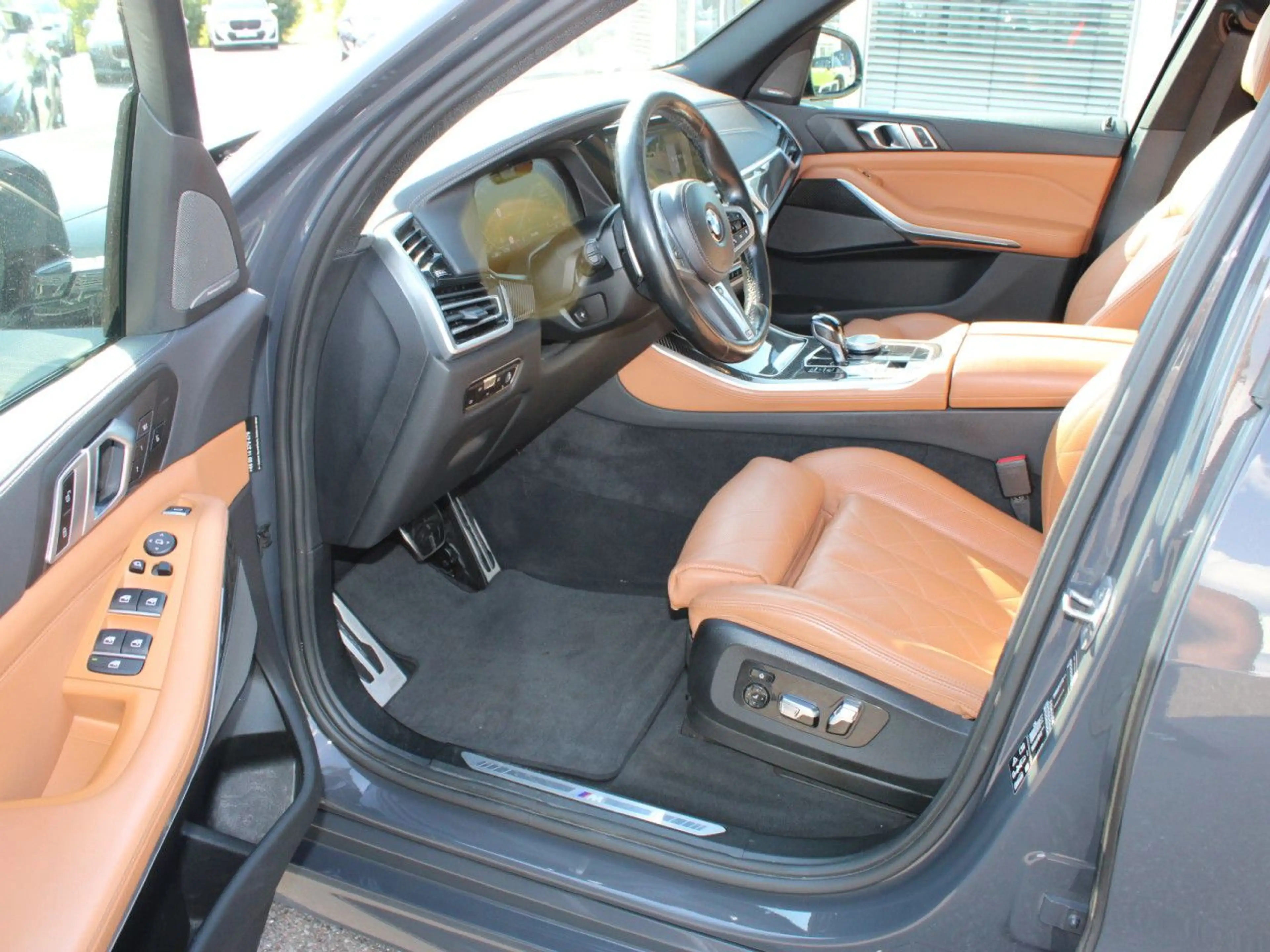 BMW X5 x40d M Sport AHK Pano Laser 360° Standheiz. 22" — photo 10