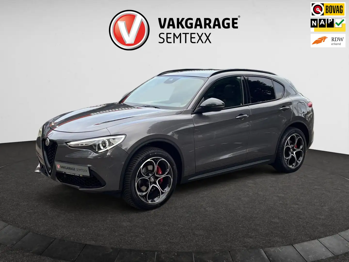 Alfa Romeo Stelvio 2.0 T AWD B-Tech | Automaat |Pano-dak | Camera | N Grijs - 1