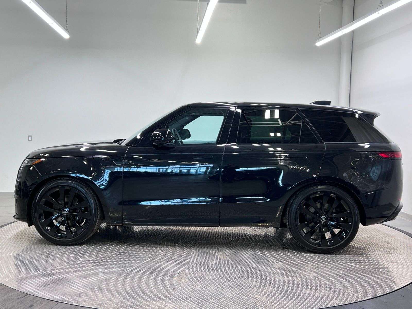 2024 Land Rover Range Rover Sport P400 DYNAMIC SE alt 2