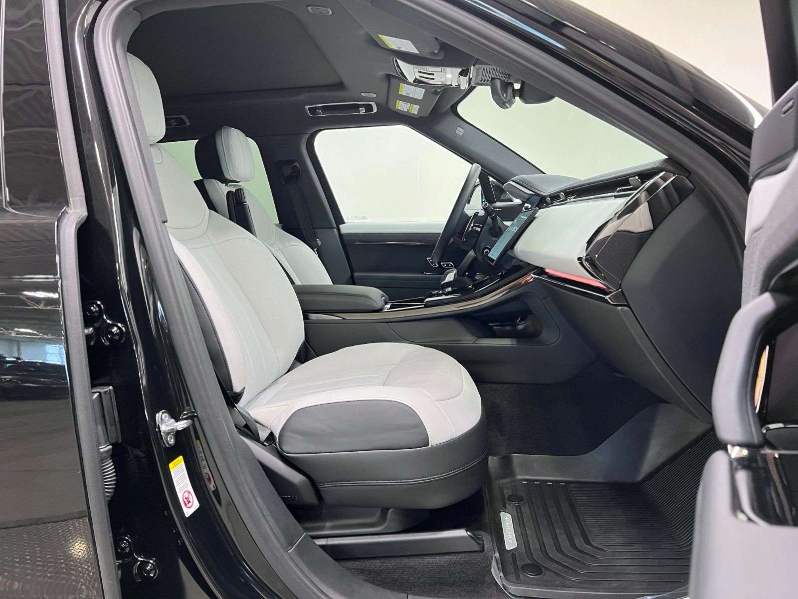 2024 Land Rover Range Rover Sport P400 DYNAMIC SE alt 5