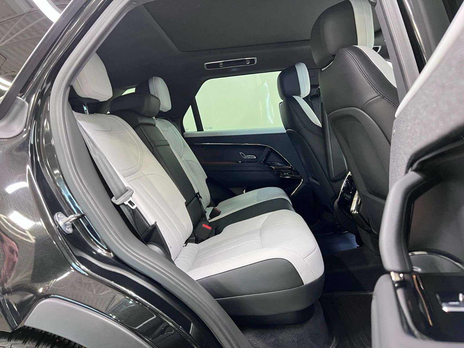 2024 Land Rover Range Rover Sport P400 DYNAMIC SE thumb 23