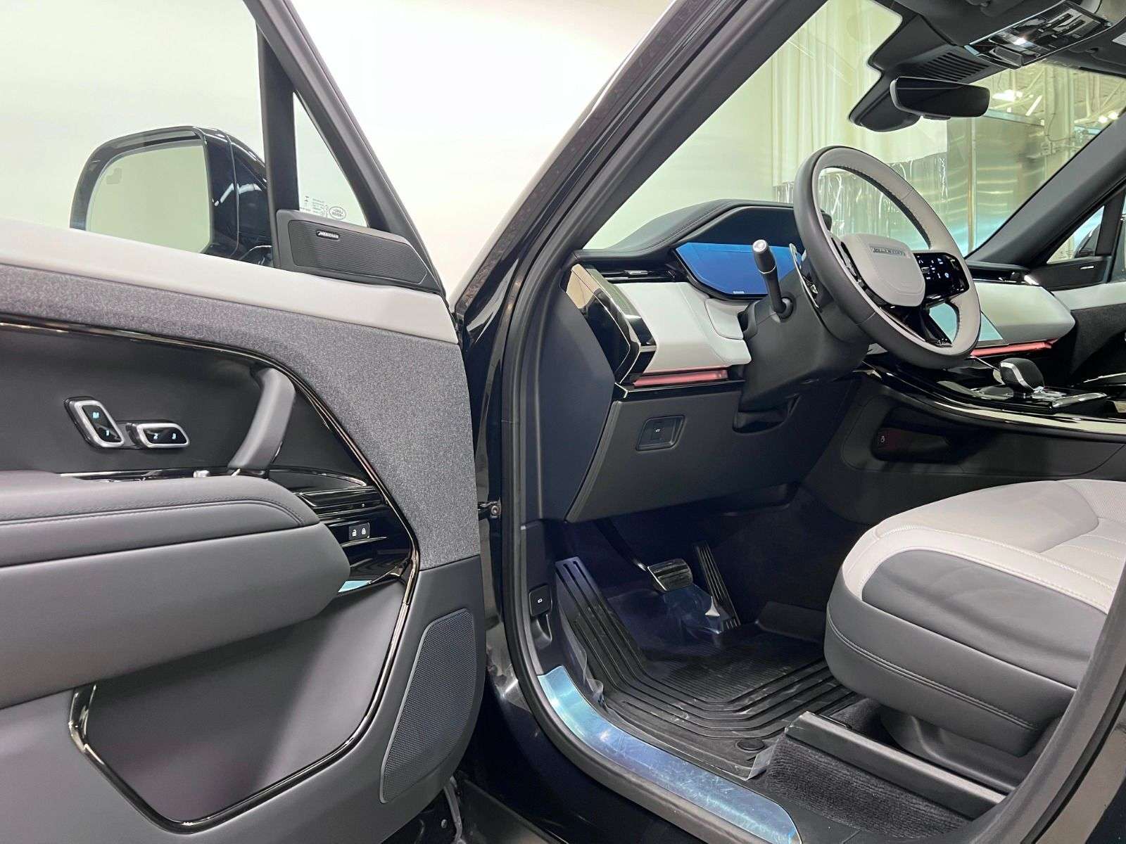 2024 Land Rover Range Rover Sport P400 DYNAMIC SE alt 4