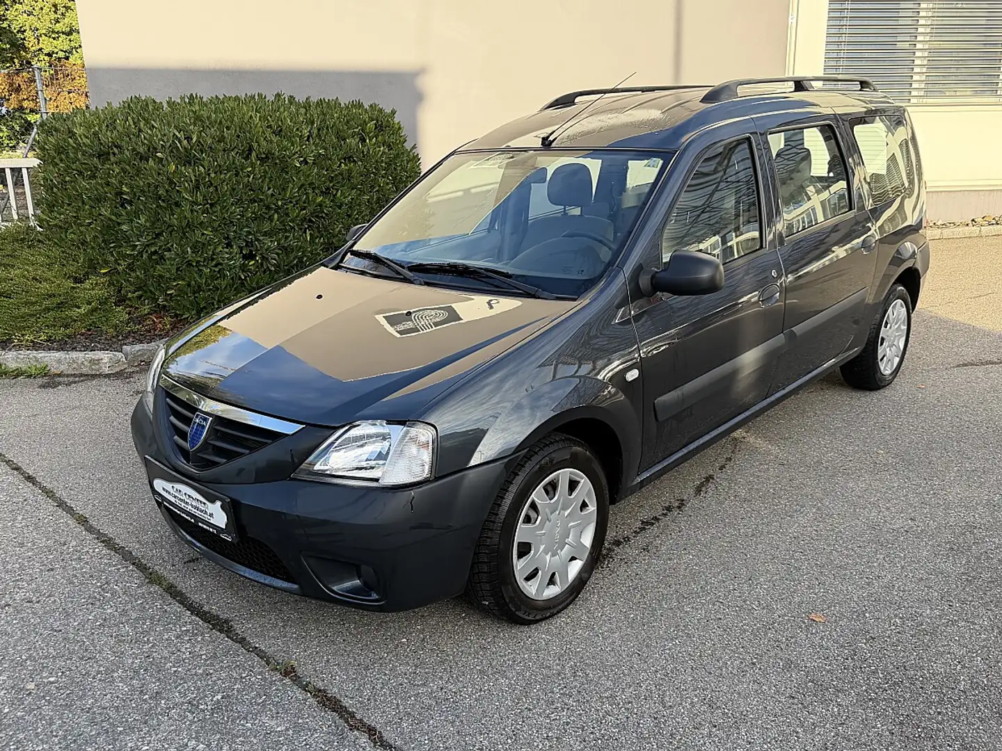 Dacia Logan MCV Ambiance 1,6 MPI Grau - 1