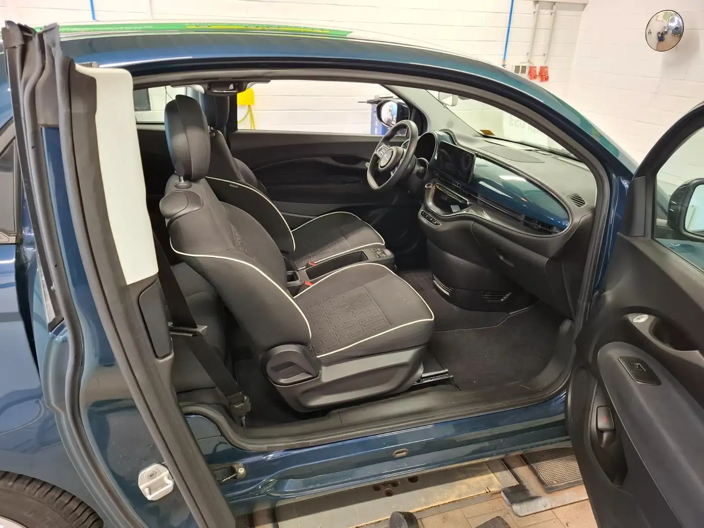 Fiat 500e 3+1-320km Reichweite-Allwetter  Navi-Klima - 2