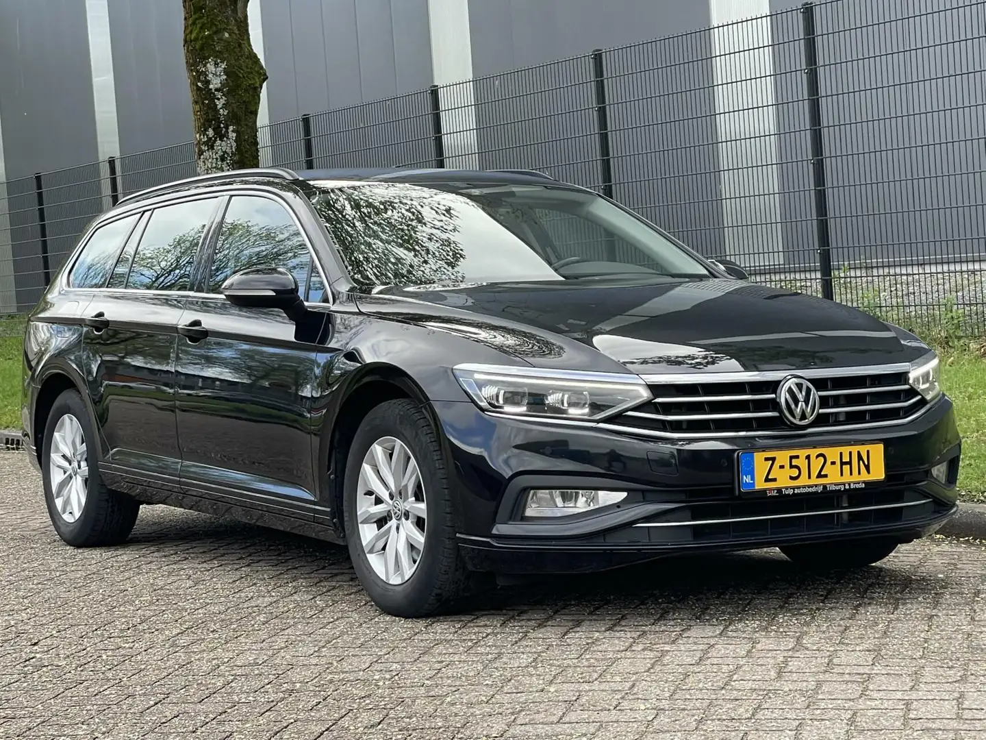 Volkswagen Passat Variant 1.5 TSI Elegance 2020 Navi Clima Zwart - 2