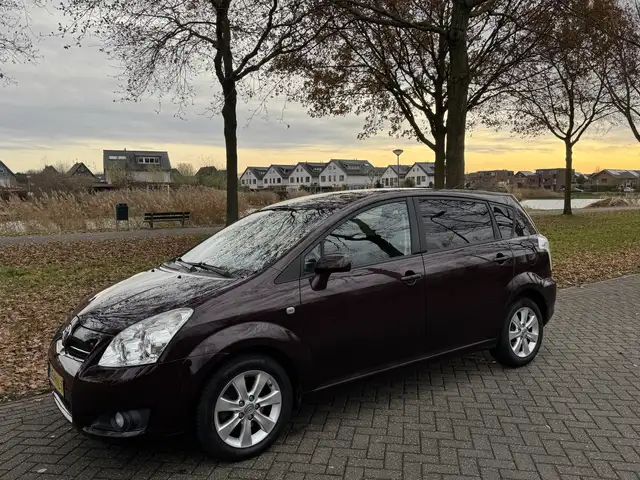Toyota Verso 1.8 VVT-i Luna