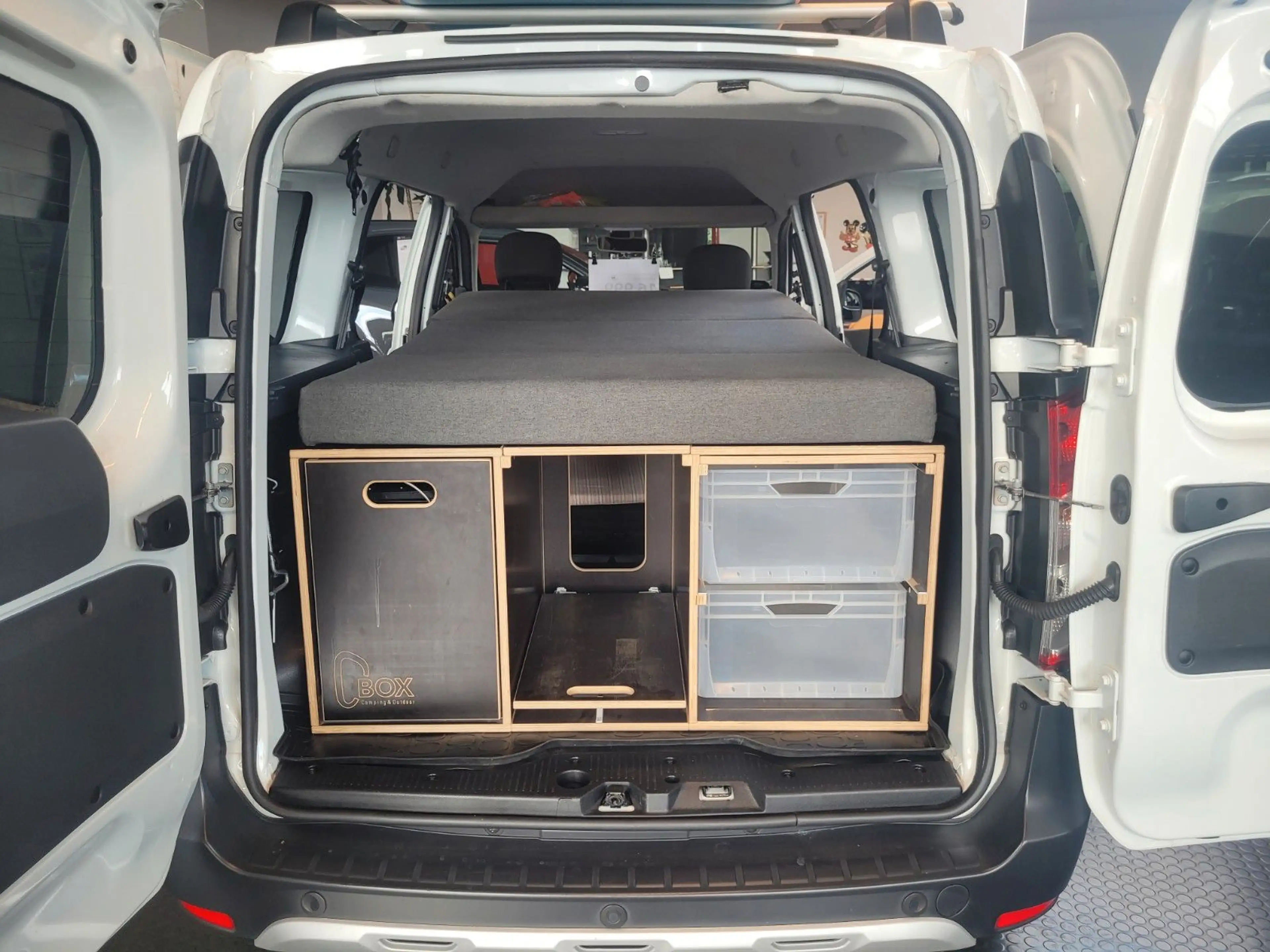 Dacia Dokker Stepway Plus Turbo MJ21 mit CAMPING BOX