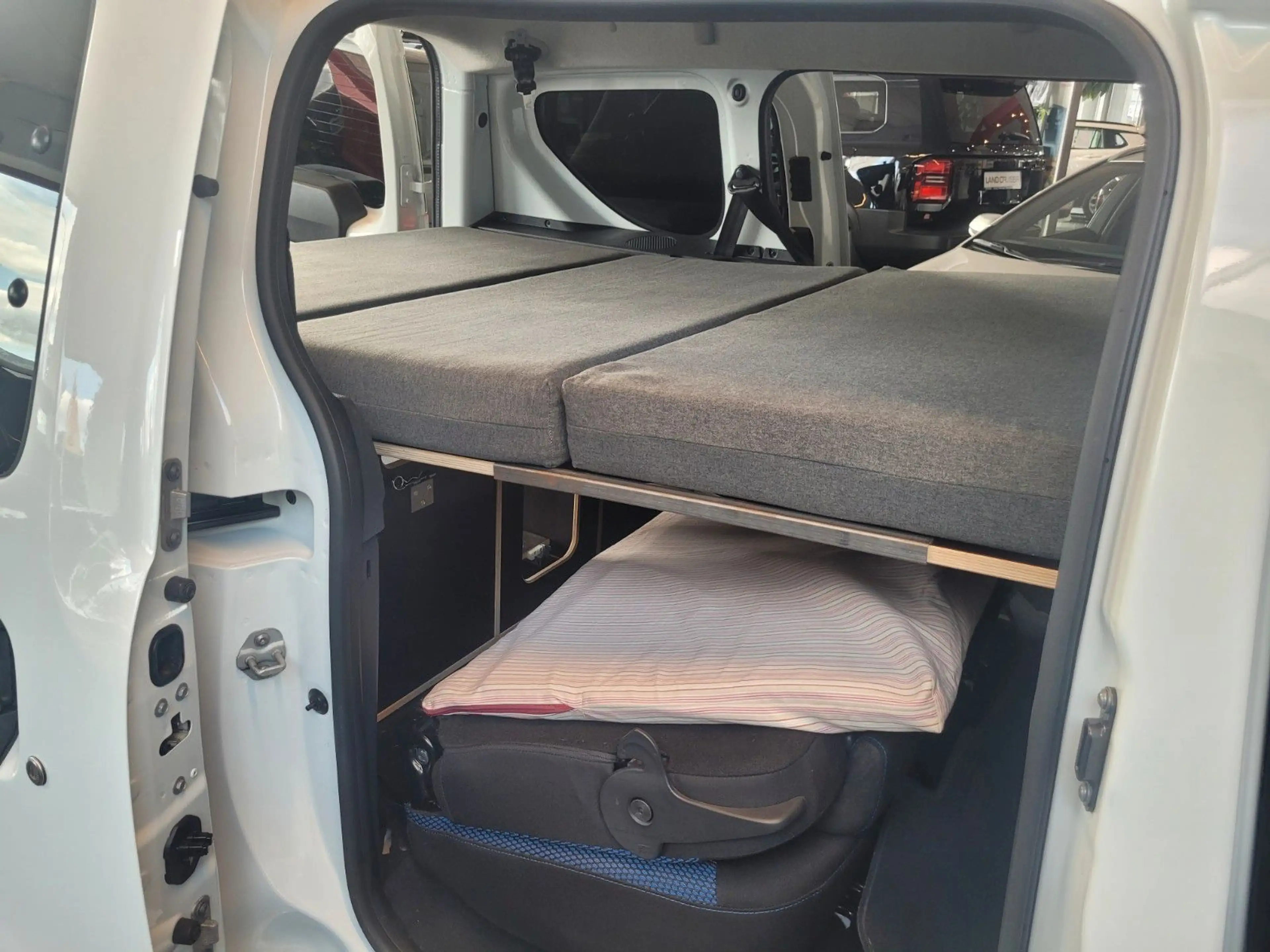 Dacia Dokker Stepway Plus Turbo MJ21 mit CAMPING BOX — photo 4
