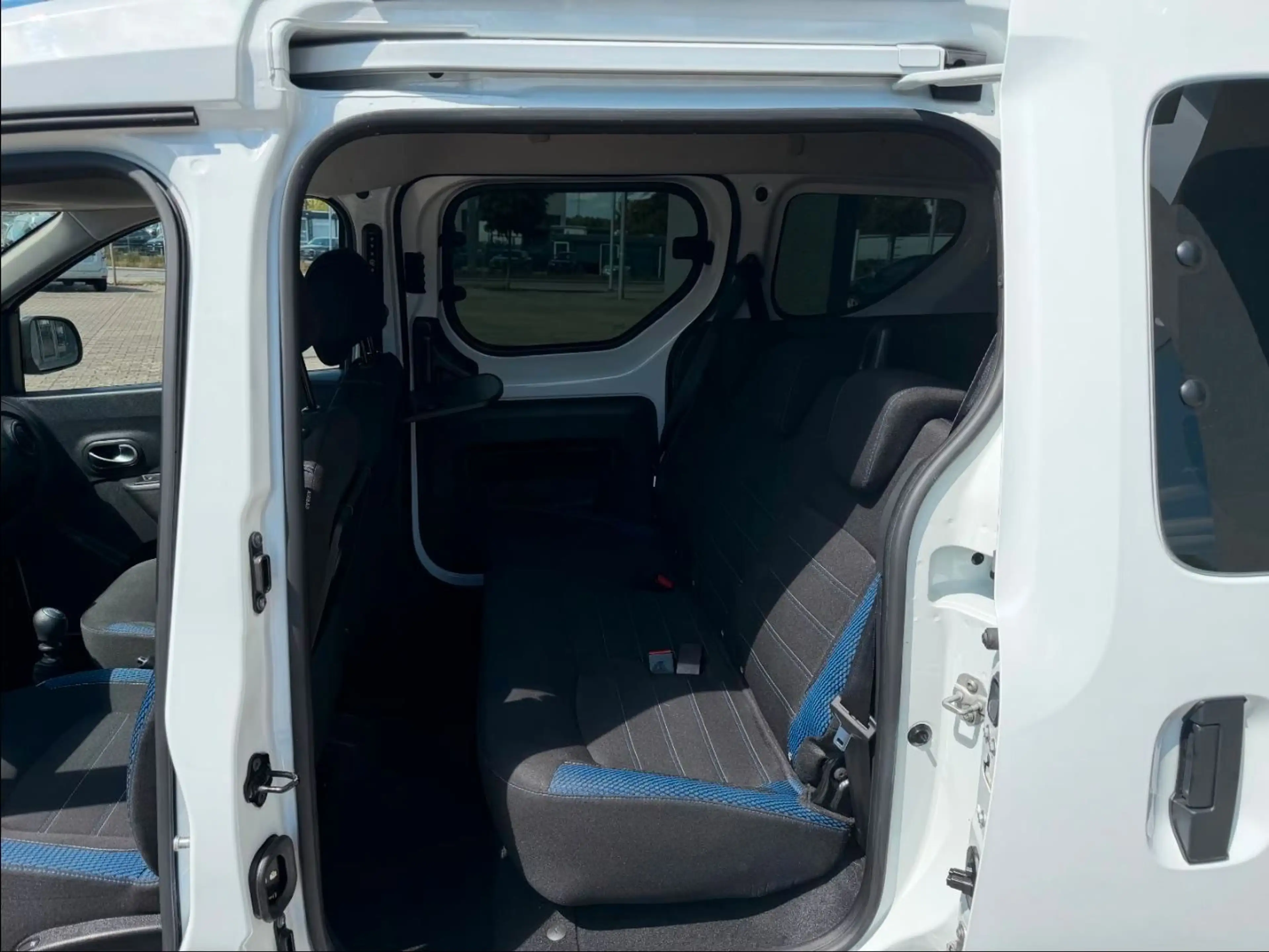 Dacia Dokker Stepway Plus Turbo MJ21 mit CAMPING BOX — photo 15