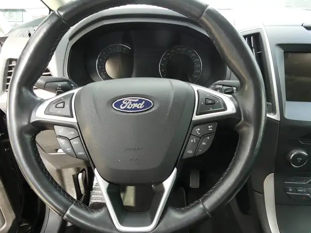 Ford S-Max view 11