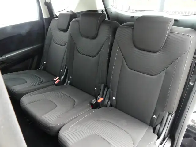 Ford S-Max view 5