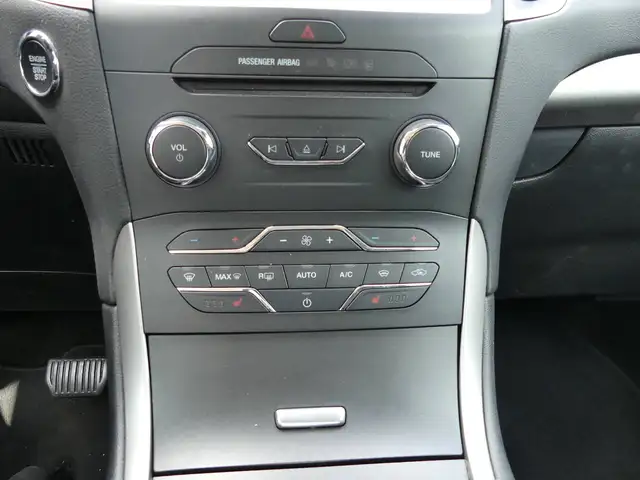 Ford S-Max view 9