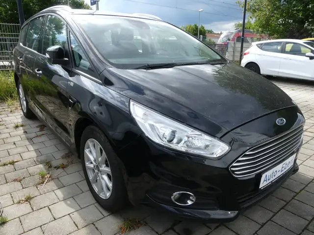Ford S-Max view 2