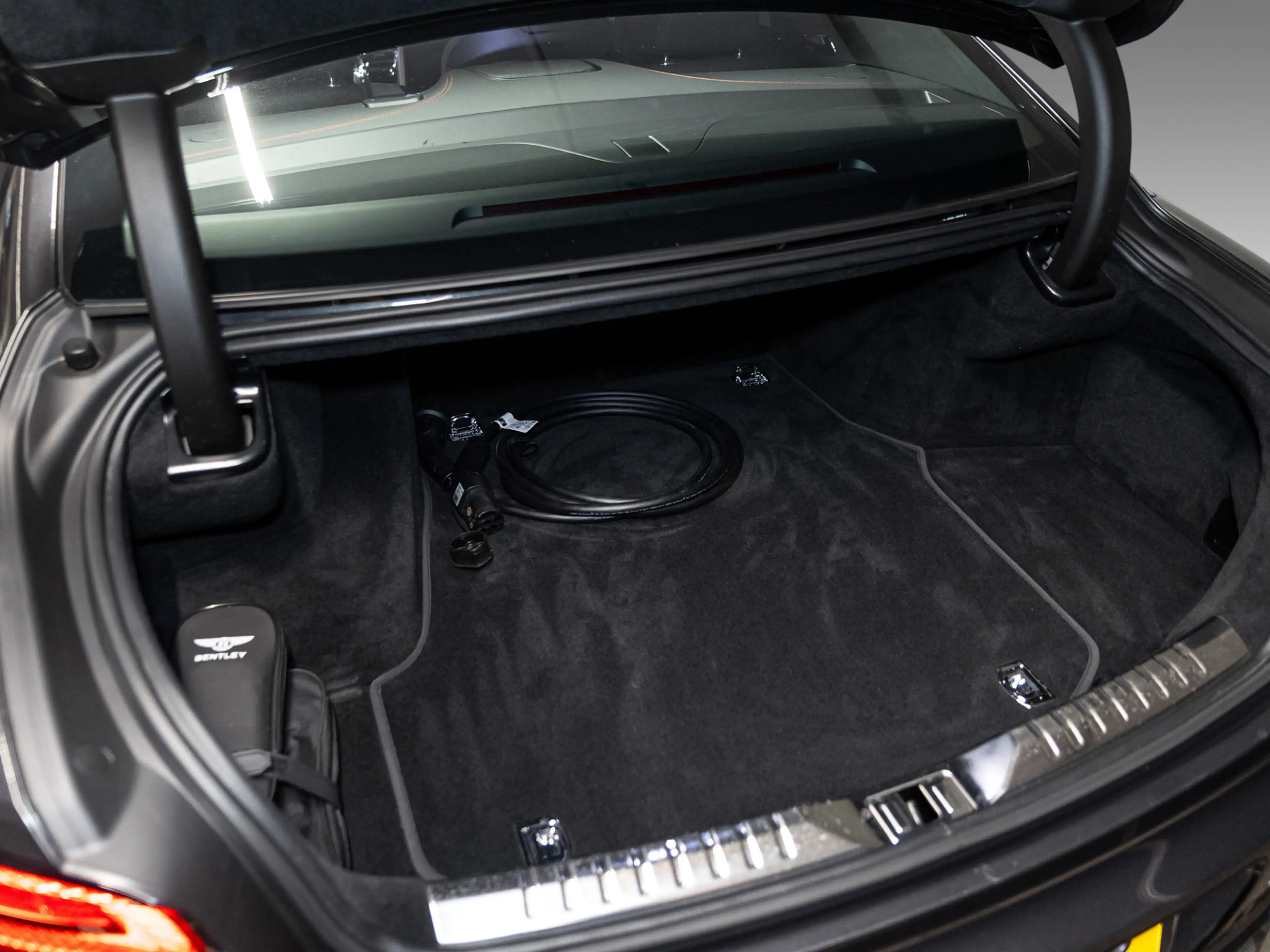 Bentley Flying Spur S Hybrid |NAIM|Touring|Comfort|Rotating — photo 12