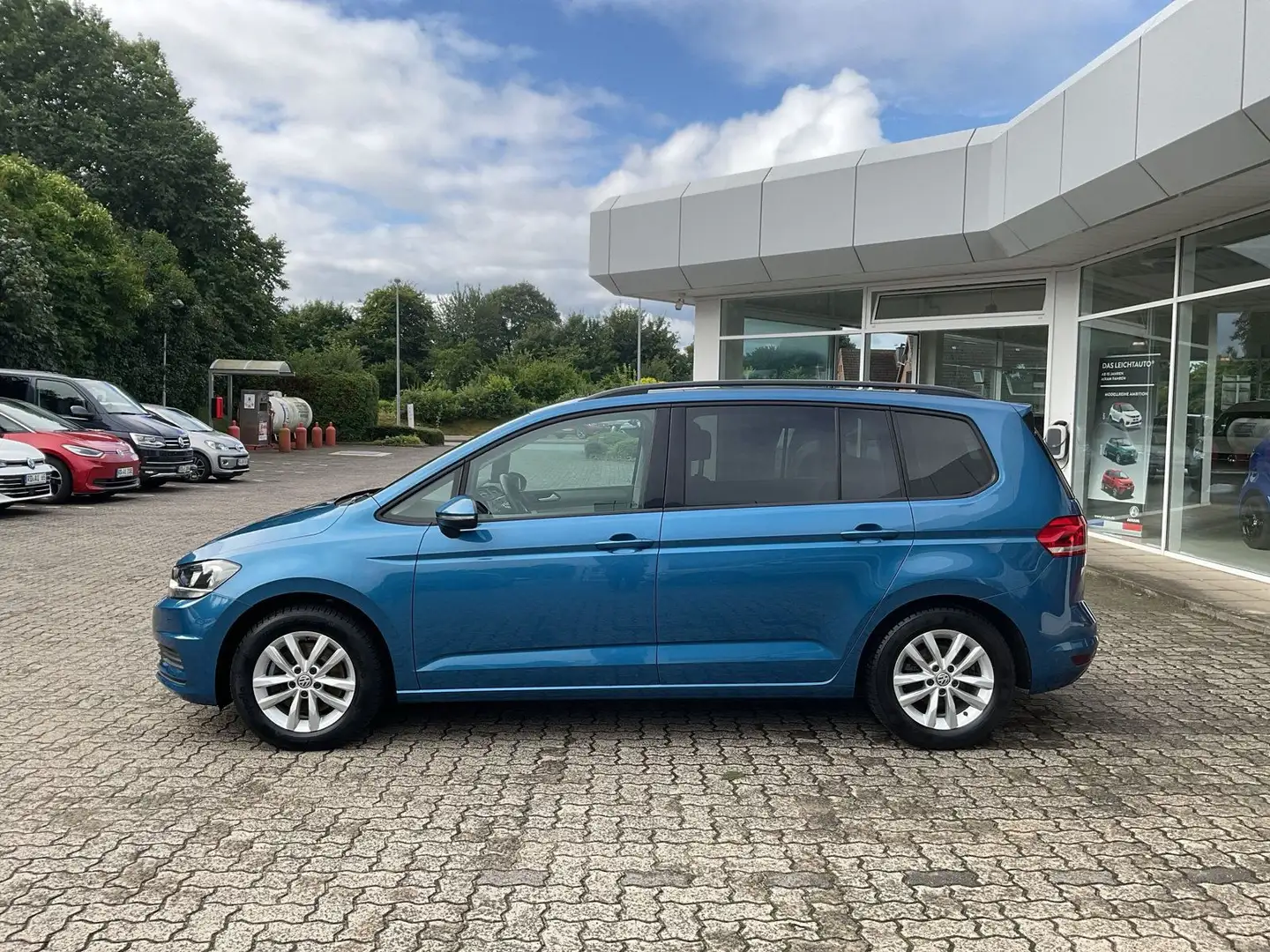 Volkswagen Touran 1.2 TSI AHK 7 Sitzer RFK Sitzhzg Klima PD Blauw - 2