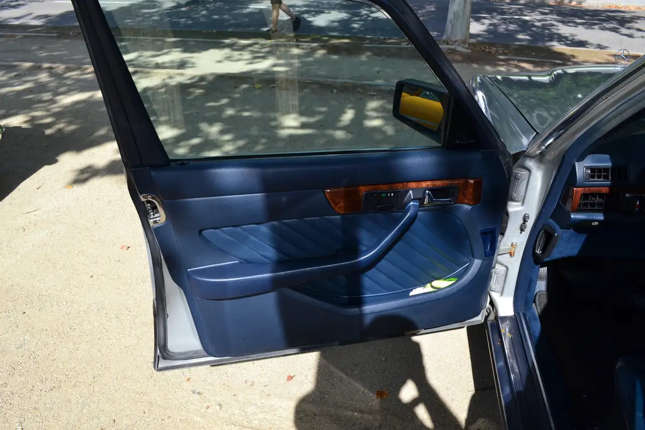 Mercedes-Benz 300 automático asiento piel, foto 4