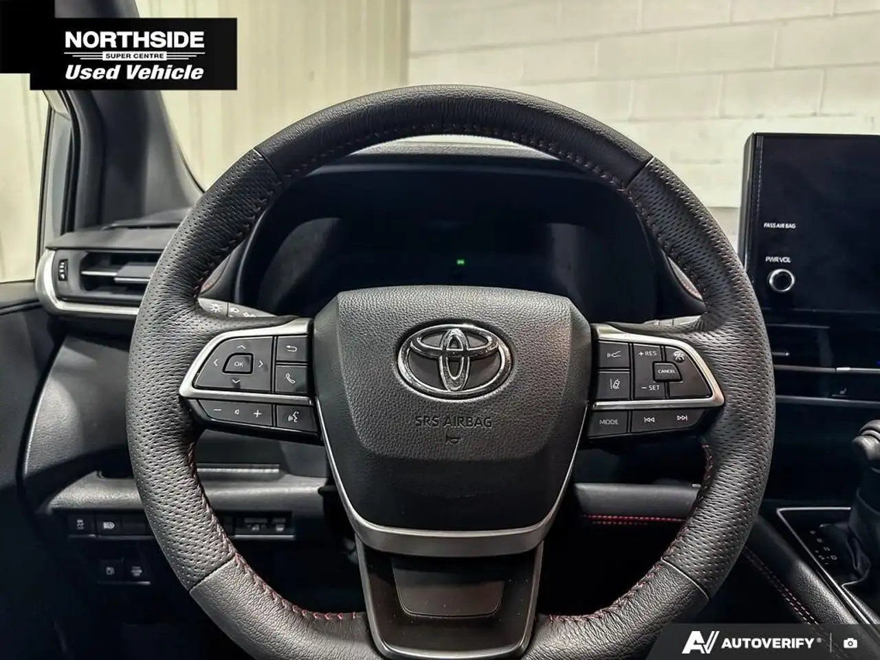 Toyota Sienna снимка Toyota Sienna