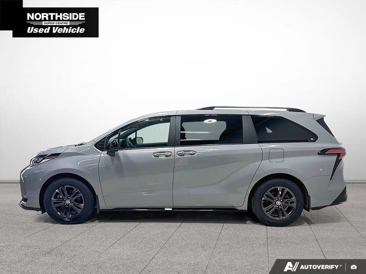 Toyota Sienna снимка Toyota Sienna