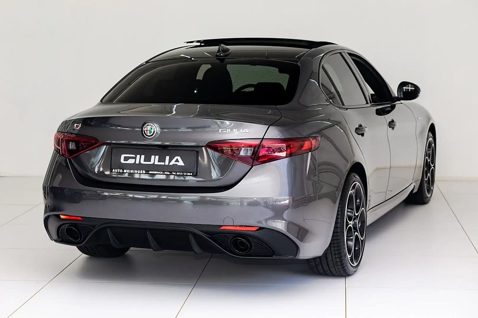 Alfa Romeo Giulia Veloce 2,2 210 Diesel ATX AWD Grau - 2