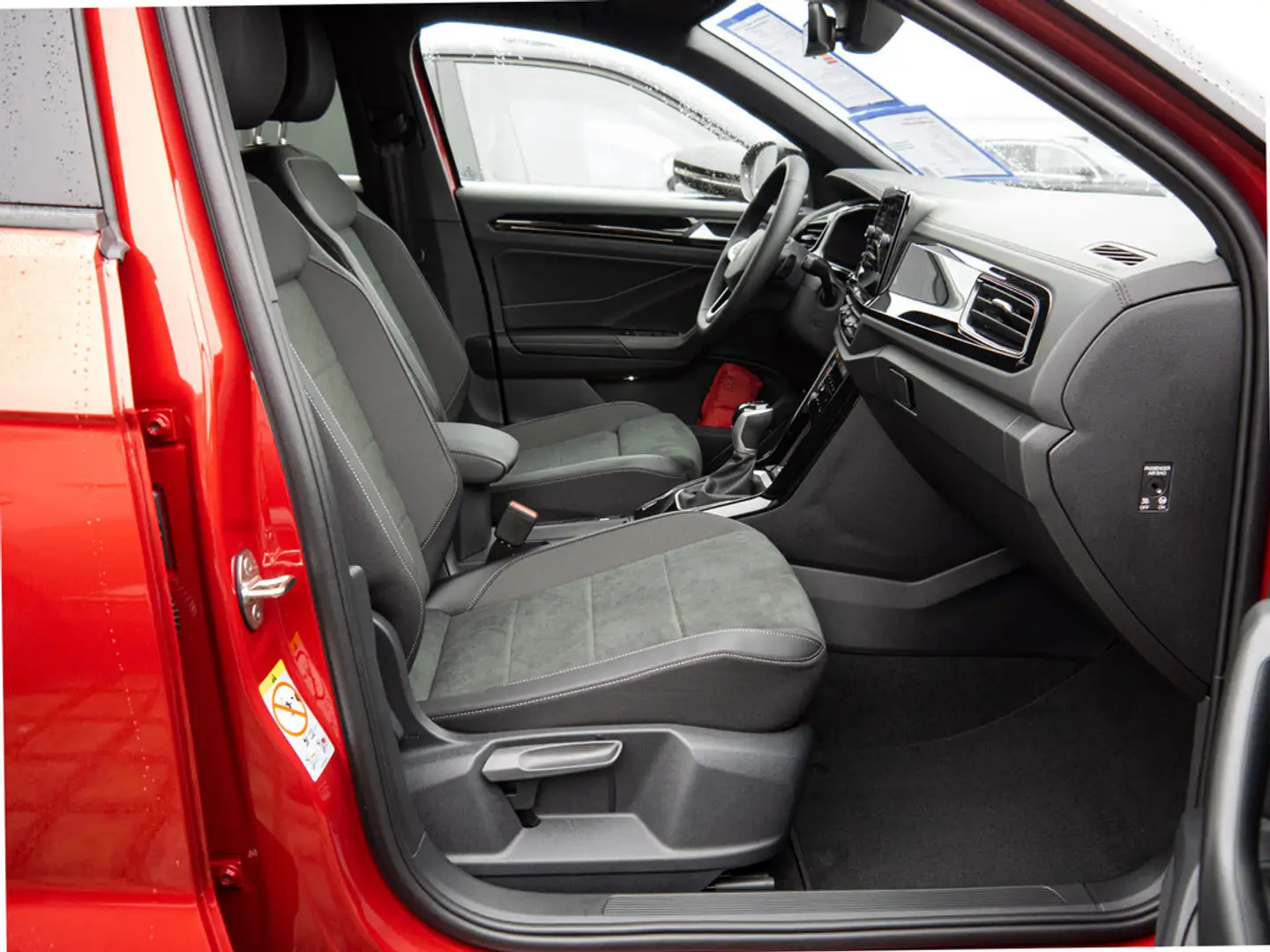 Volkswagen T-Roc 1.5 TSI Style SHZ KAMERA NAVI AHK ACC Rot - 2