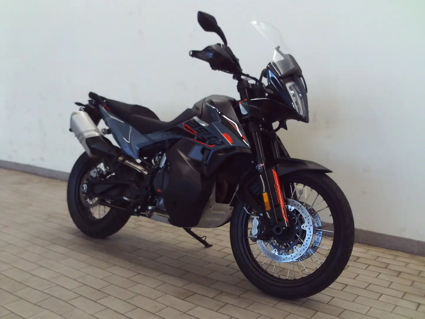 KTM 890 Adventure Gris - 2