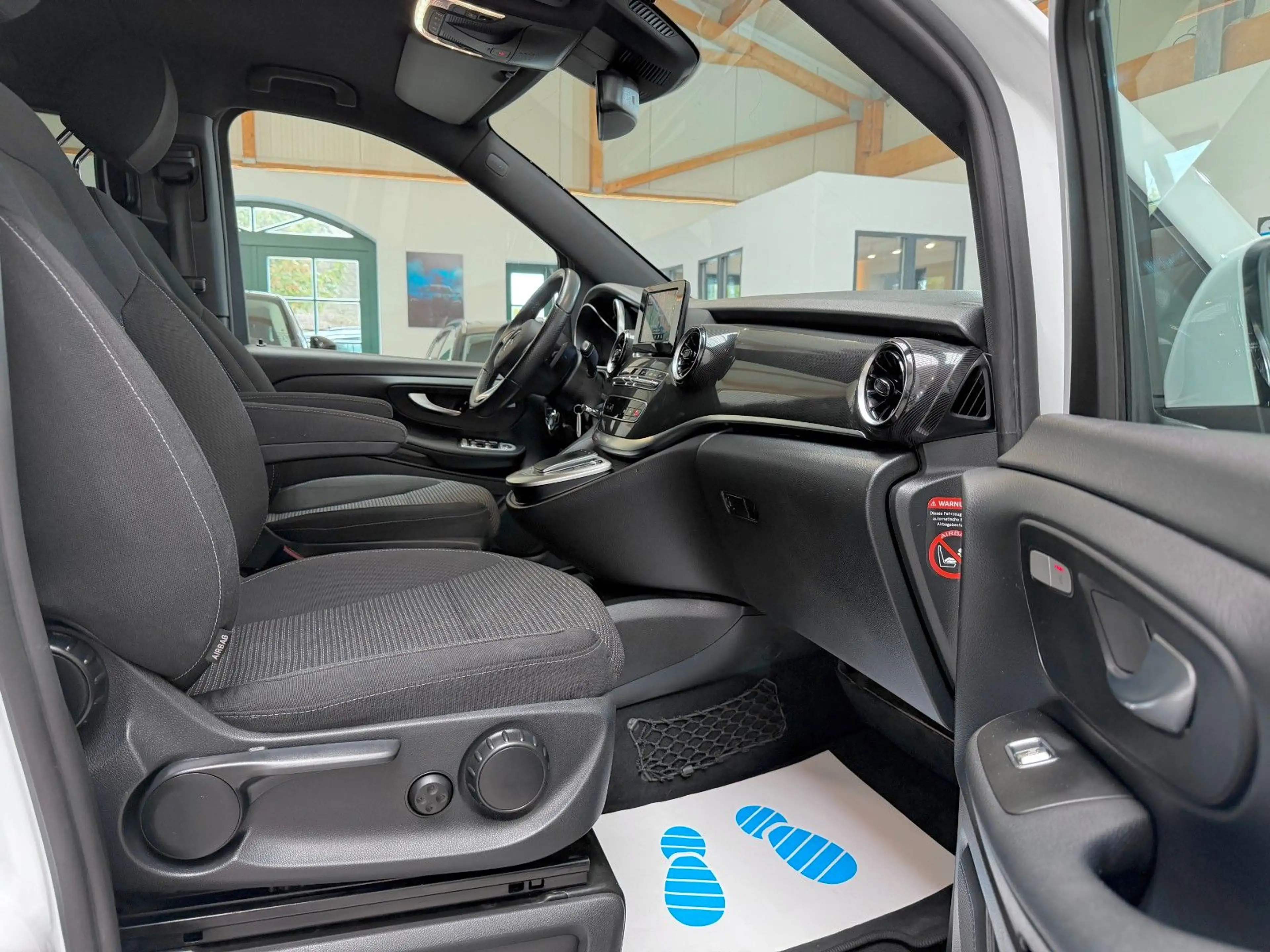 Mercedes-Benz 220 V 220 d 9G-TRONIC Edition LED/STANDHEIZUN/7SITZE — photo 9