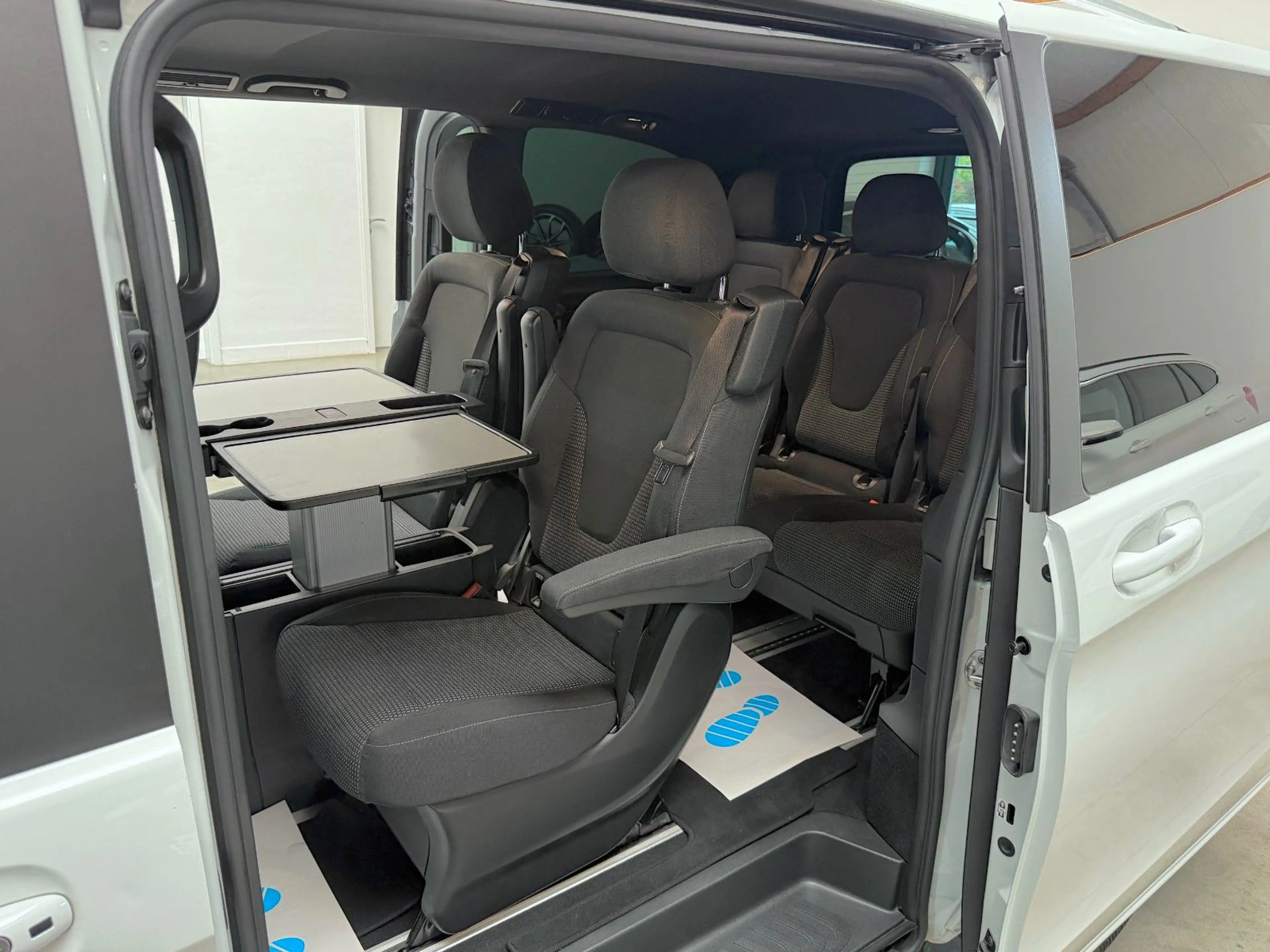 Mercedes-Benz 220 V 220 d 9G-TRONIC Edition LED/STANDHEIZUN/7SITZE — photo 12