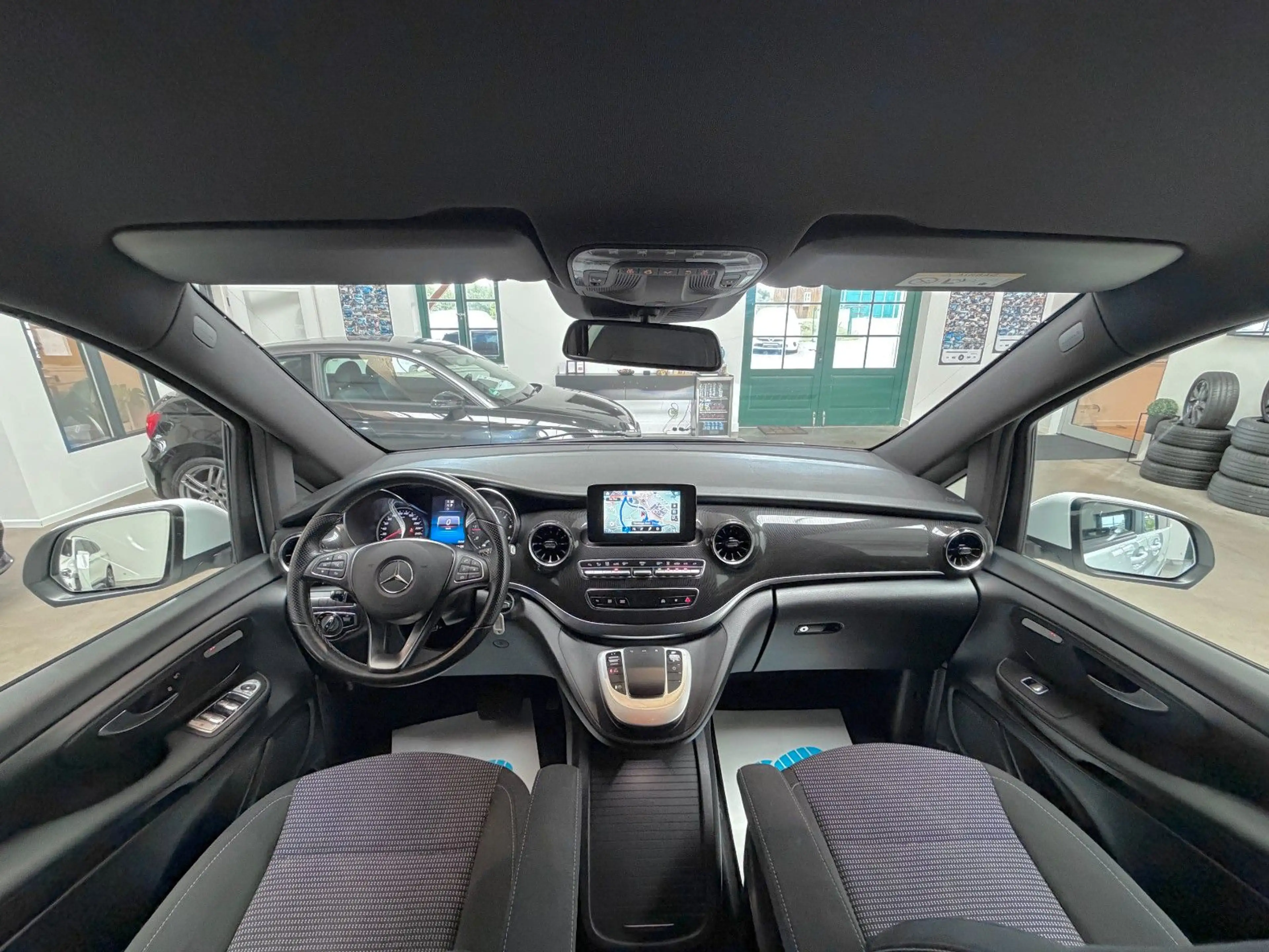 Mercedes-Benz 220 V 220 d 9G-TRONIC Edition LED/STANDHEIZUN/7SITZE — photo 7
