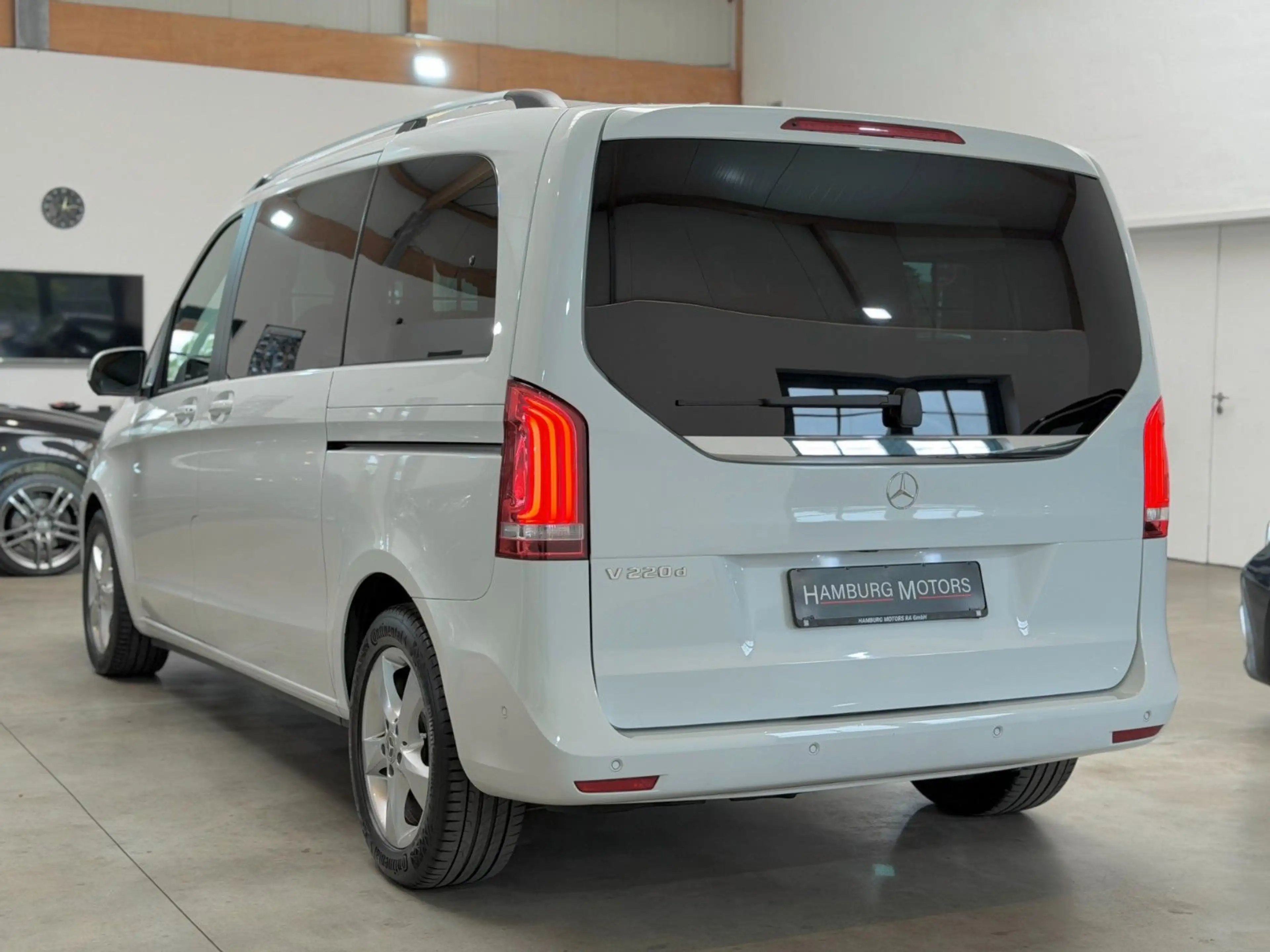 Mercedes-Benz 220 V 220 d 9G-TRONIC Edition LED/STANDHEIZUN/7SITZE — photo 5