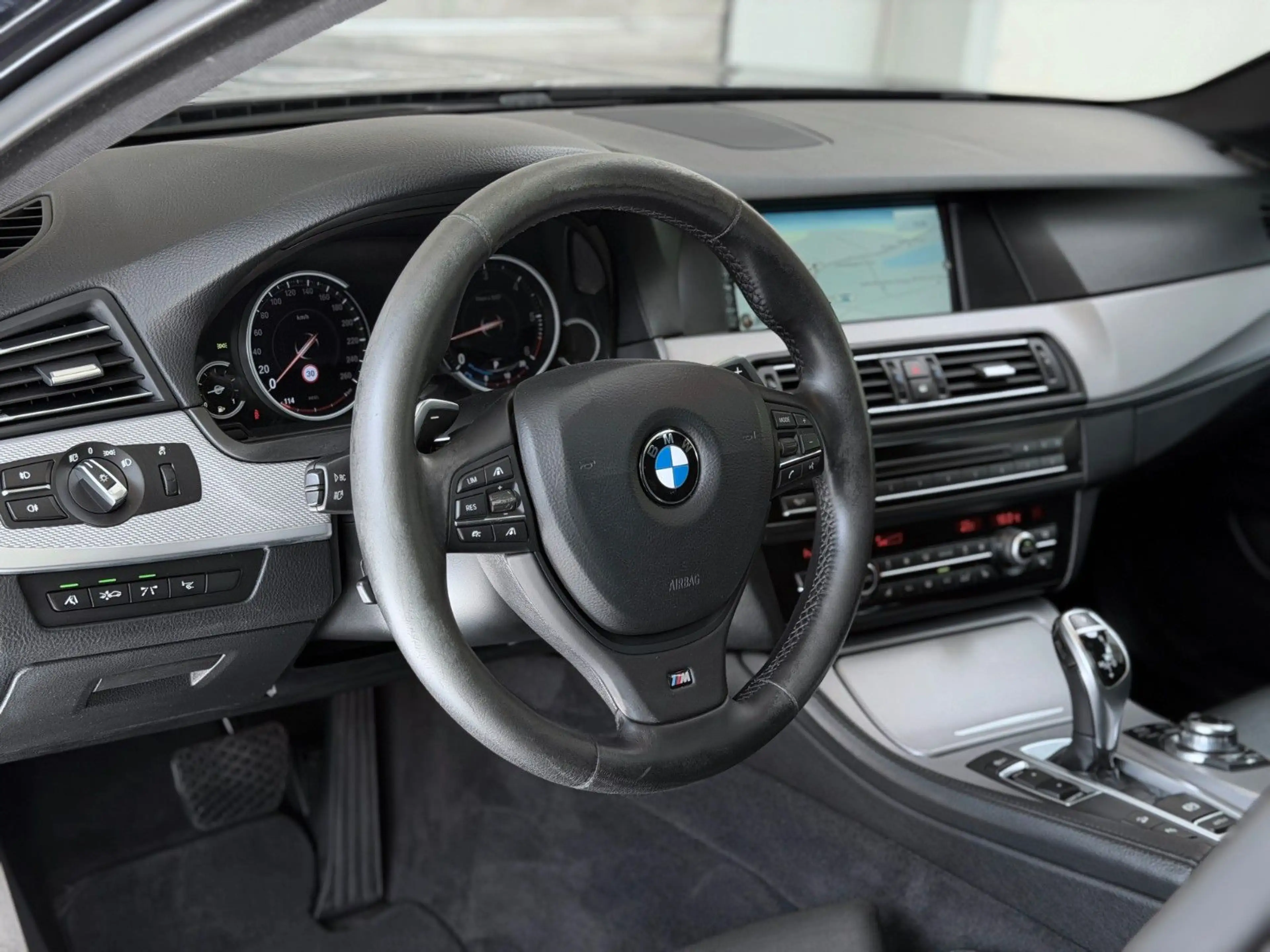 BMW 530 d SAG*M-Paket*Head-Up*Softclose*Navi-Prof*GSD — photo 15
