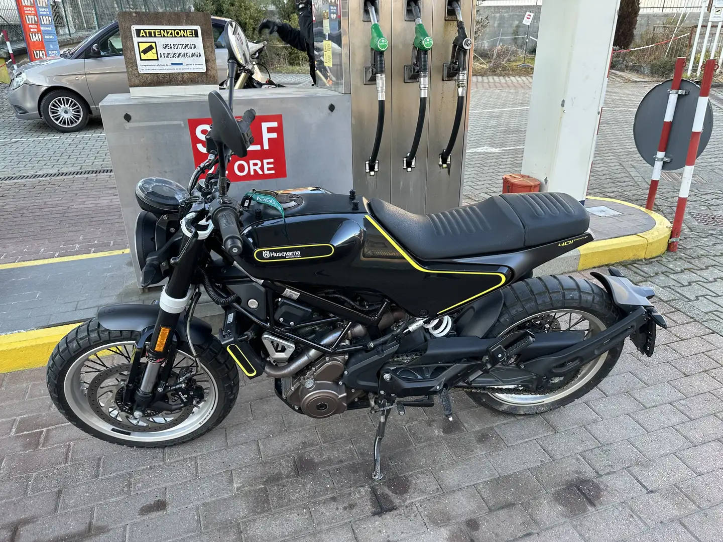 Husqvarna Svartpilen standard - 2