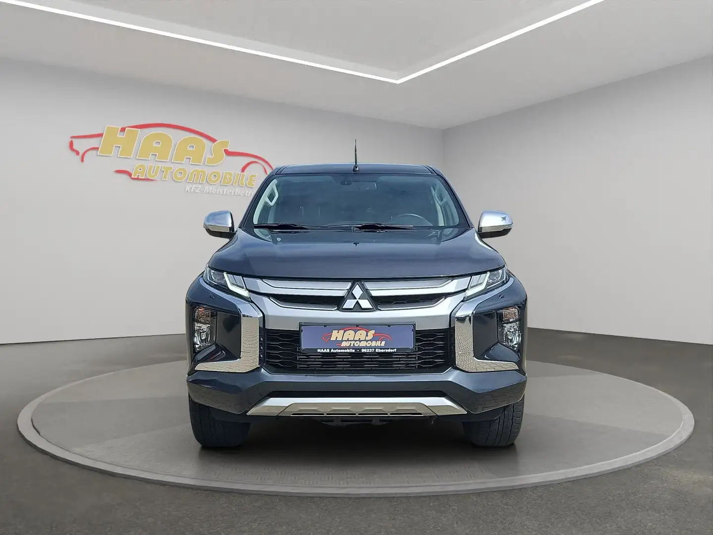 Mitsubishi L200 Select Doppelkabine 4WD *Hardtop*Navi* Grau - 2